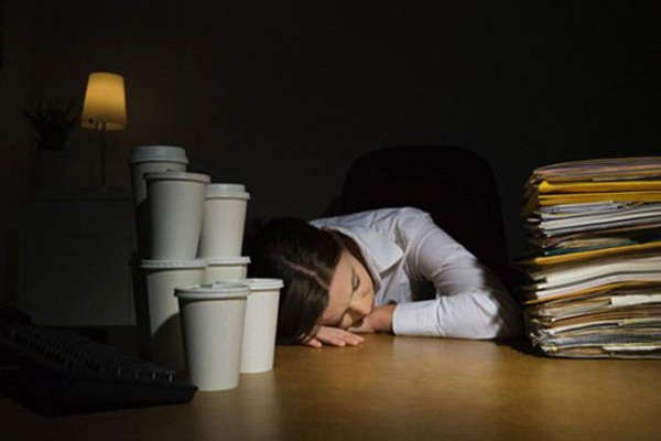 夜貓子注意！早睡才能保持好心情